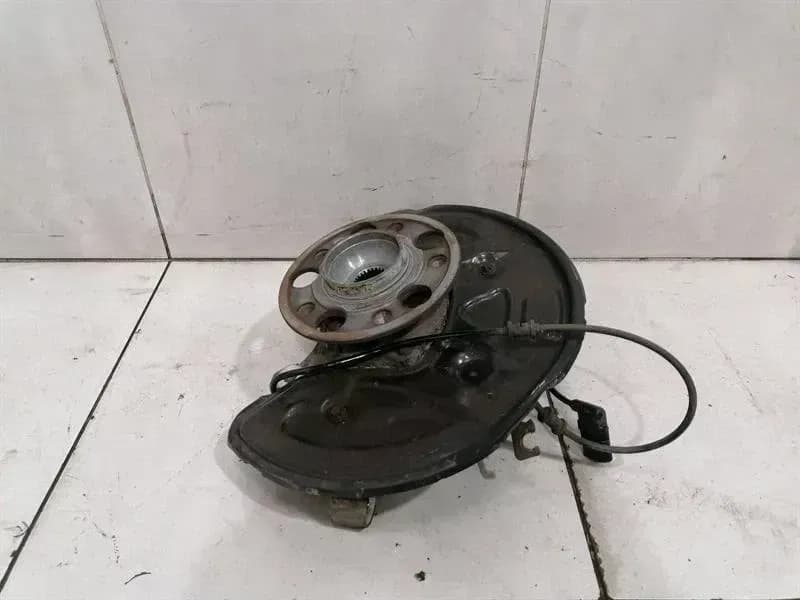 Mercedes C Class W205 Left Rear Hub A2053500141 Wheel Bearing Housing Rear Left