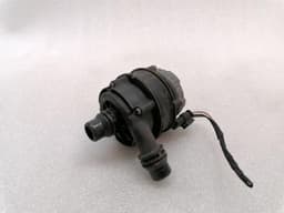 MERCEDES-BENZ Mercedes C Class W205 Additional Cooling Pump A0005002686 Coolant Pump Pump — thumbnail 1