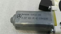 MERCEDES-BENZ Mercedes SLK R172 left door window motor A2078200542 window regulator motor left — thumbnail 6