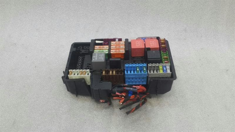 MERCEDES-BENZ Mercedes C Class W205 Fuse Box A2225402250 Fuse Box