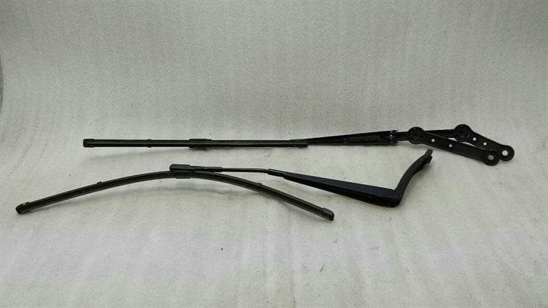 MERCEDES-BENZ Mercedes GLA X156 RHD Wiper Arm A1768203500 Right Handlebar Set