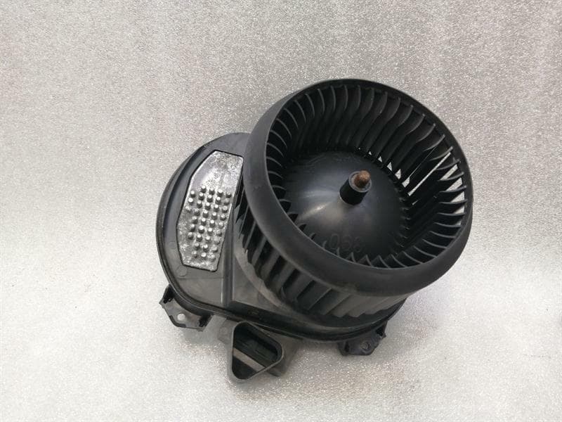 Mercedes GLA X156 Heater Blower RHD RESISTOR A2469062501 Engine Heater Blower