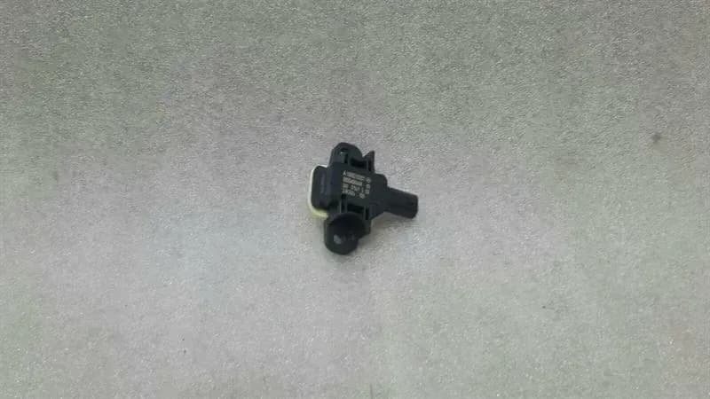 Mercedes ML W166 Crash Sensor A1668210351 Impact Sensor SRS