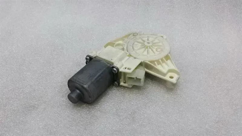 Mercedes V-class W447 FRH door window engine A4479063600 power window motor