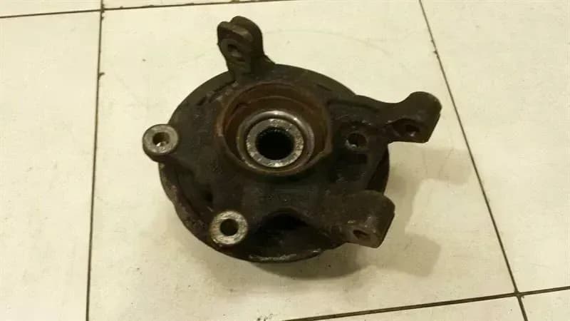 MERCEDES-BENZ Mercedes V-Class W447 Left Rear Hub A4473505500 Wheel Bearing Housing Rear Left