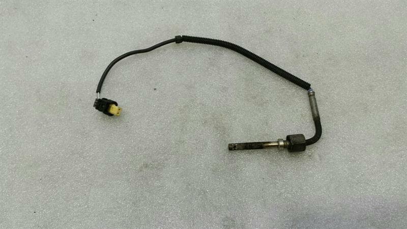 MERCEDES-BENZ Mercedes V-class W447 Temperature Sensor A0009055205 Flue Gas Temperature Sensor