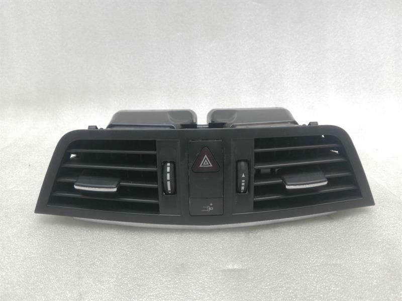 MERCEDES-BENZ Mercedes E Class W207 Centre Air Vent A2078300054 Vent Nozzle Vent Grille