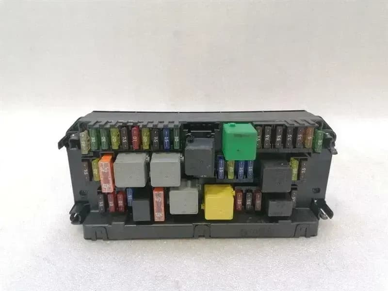 MERCEDES-BENZ Mercedes E Class W212 W207 Front Fuse Box A2129004911 Fuse Box Front SAM