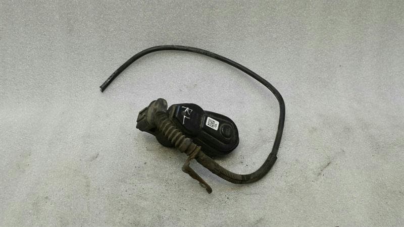BMW 5 Series F10 528i Left Park Brake Engine 6794618 ACTUATOR PARKING BRAKE LEFT