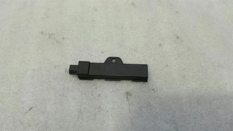 BMW 5 Series F10 528i Keyless Go Antenna 9220832 Keyless Go Antenna