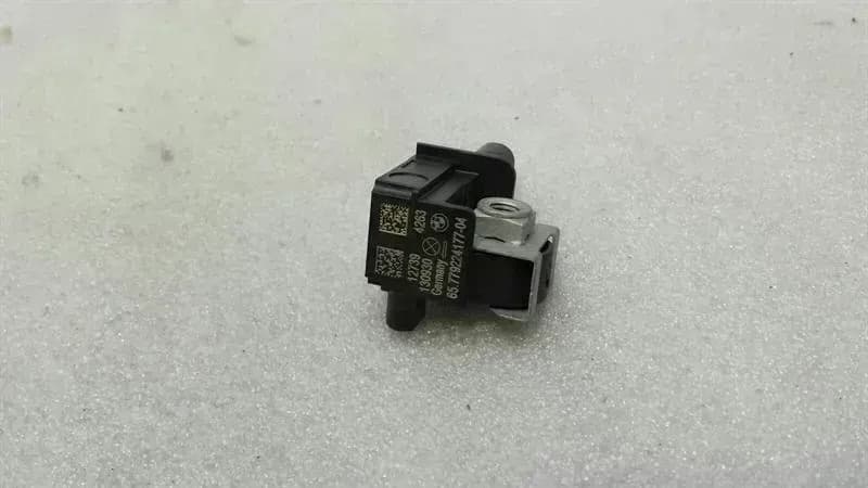 BMW 5 Series F10 528i Crash Sensor 9224177 Impact Sensor