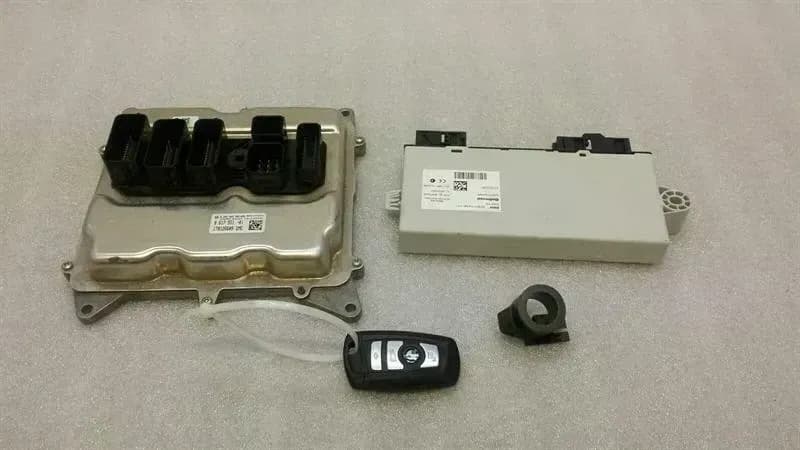 BMW BMW 5 Series F10 528i Engine E.C.U Set 8617551 Engine Control Unit