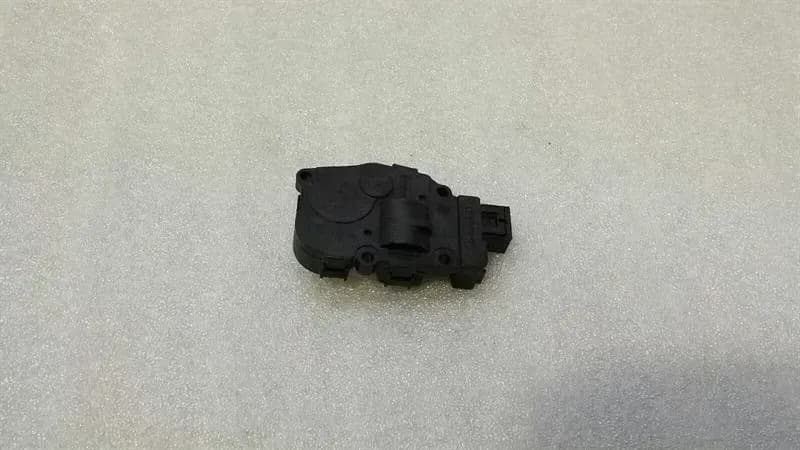BMW BMW 5 Series F10 528i Vent Flap Engine 9242058 Servo Motor