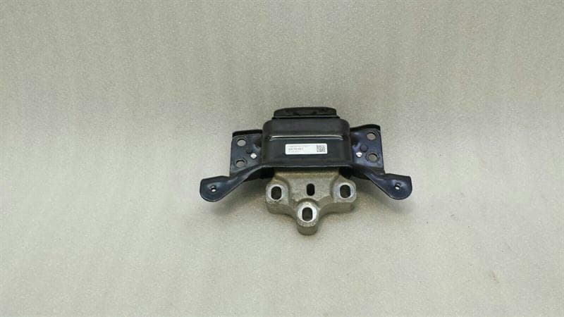 AUDI AUDI A3 8V FACELIFT ENGINE MOUNT 5Q0199555T ENGINE MOUNT