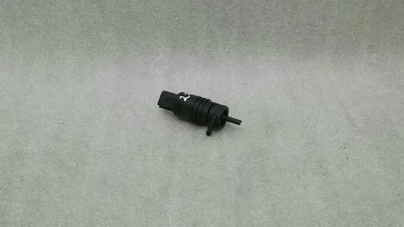 BMW BMW 5 Series F10 528i Washer Fluid Pump 6934160 Washwater Pump