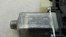 AUDI Audi A3 8V FLH door window motor 5Q0959802B window regulator motor front left — thumbnail 2