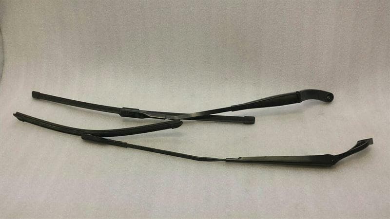 AUDI AUDI A3 8V FACELIFT RHD wiper arm set 8V2955408 right hand drive