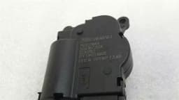 AUDI Audi A3 8V facelift Vent Flap Motor 5Q0907511K Servo Motor — thumbnail 5