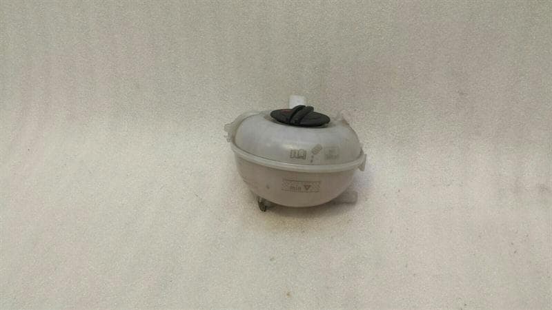 AUDI Audi A3 8V Facelift expansion tank 5Q0121407G expansion tank coolant