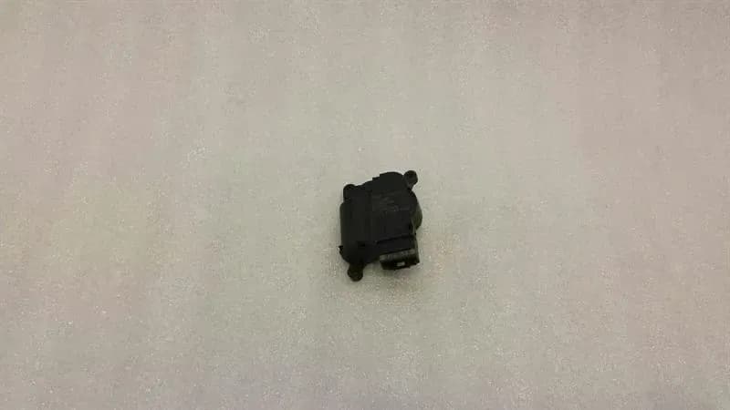 Audi A3 8V facelift Vent Flap Motor 5Q0907511K Servo Motor