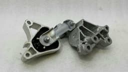 MERCEDES-BENZ Mercedes GLA X156 Engine Mount A2462400809 Engine Mount Bracket — thumbnail 4