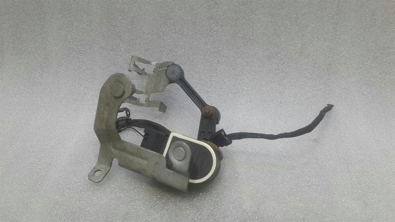 Mercedes C Class W205 Xenon Level Sensor A0009053704 Level Sensor Coupe
