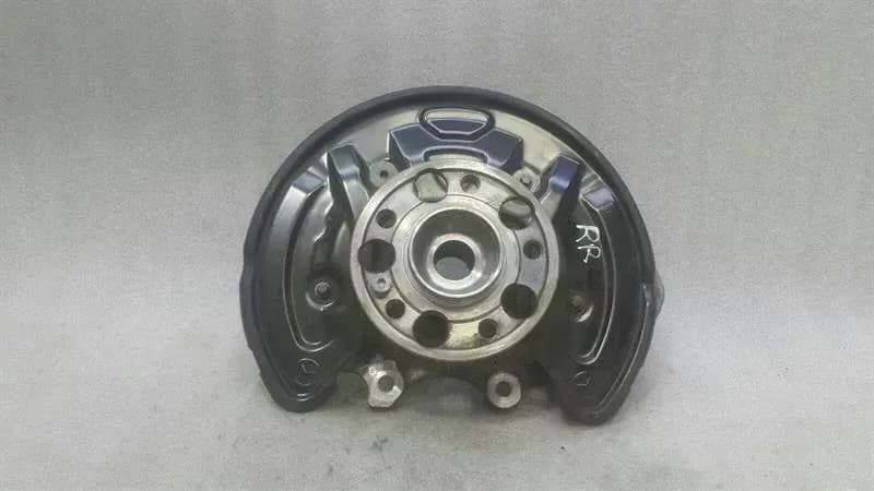 Mercedes C Class W205 Right Rear Hub A2053500241 Wheel Bearing Housing Rear Right