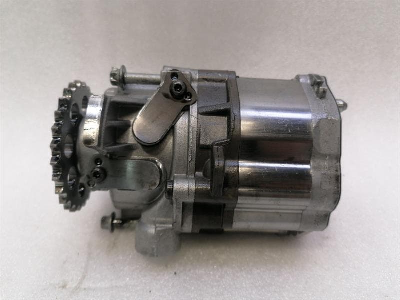 MERCEDES-BENZ Mercedes CLS C257 W257 oil pump A6541802501 oil pump oil auxiliary pump