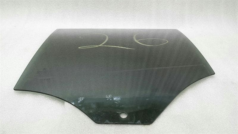 BMW BMW X1 F48 right rear door glass 7388870 door window rear right tinted