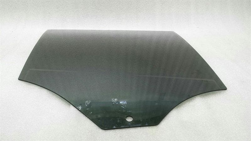 BMW BMW X1 F48 left rear door glass 7388869 door window rear left tinted