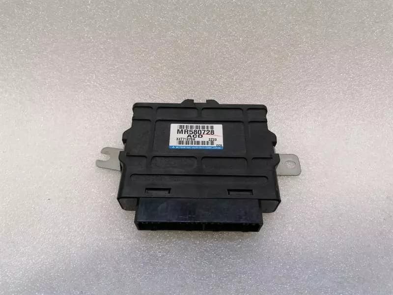 MITSUBISHI Mitsubishi Lancer Evolution VII 7 EVO Electronic Module MR580728 Control Unit