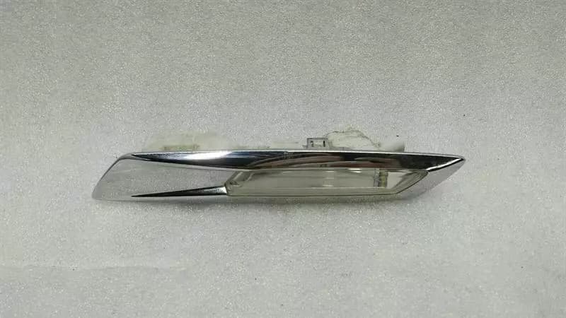 BMW BMW X1 F48 Right Sidelight 7199634 Right Indicator