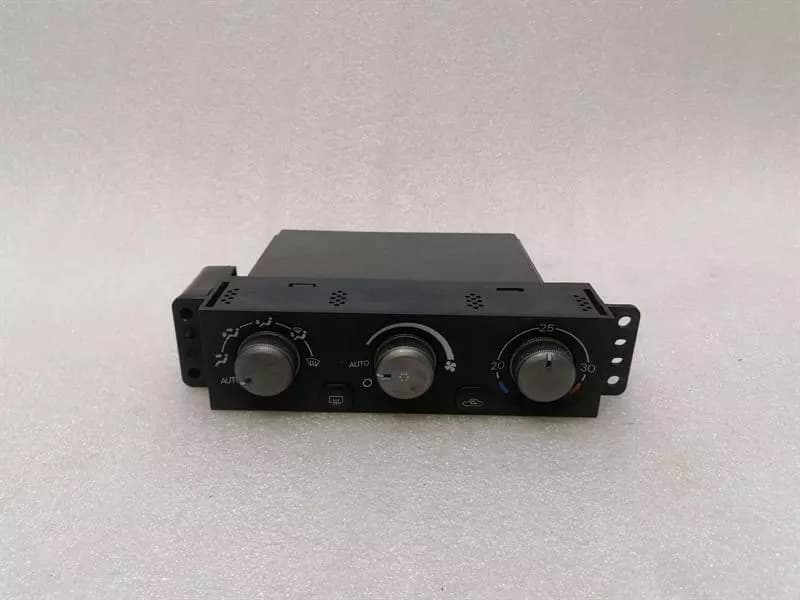 Mitsubishi Lancer Evolution VII 7 EVO Climate Control MR979535 Climate Control Panel