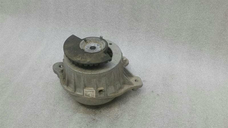 MERCEDES-BENZ Mercedes E Class W213 Left Engine Mount A2132403200 Engine Mount Left Hybrid