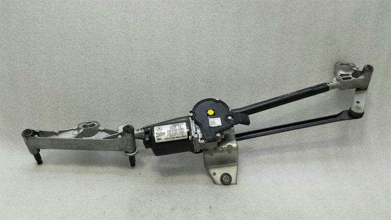 MERCEDES-BENZ Mercedes A Class W176 RHD front wiper engine A1768200140 right handlebar A45 AMG