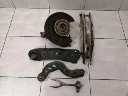 MERCEDES-BENZ Mercedes A W176 A45 AMG RLH Hub Set A1763500500 Wheel Bearing Housing Rear Left — thumbnail 1
