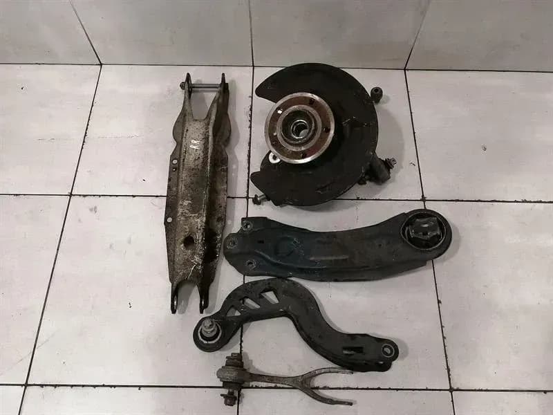 Mercedes A Class W176 A45 AMG RRH Hub A1763500600 Wheel Bearing Housing Rear Right