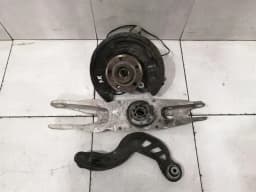 MERCEDES-BENZ Mercedes A Class W176 Right Rear Hub A1763500600 Wheel Bearing Housing Rear Right — thumbnail 1
