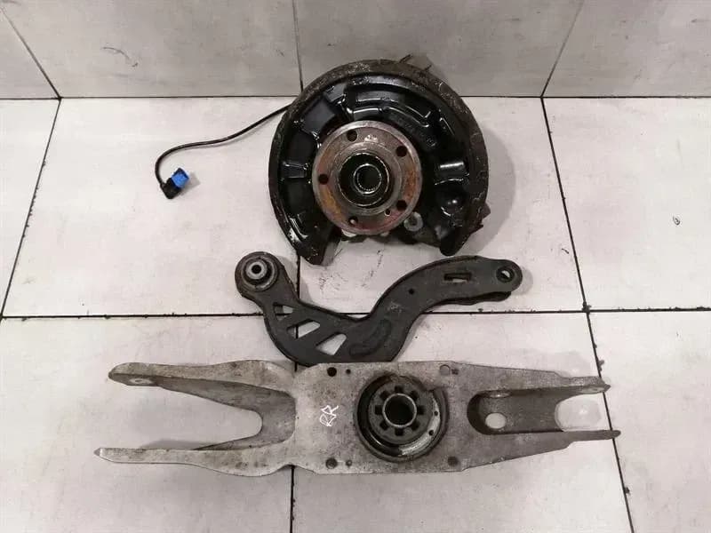 Mercedes A Class W176 A45 AMG RRH Hub A1763500600 Wheel Bearing Housing Rear Right