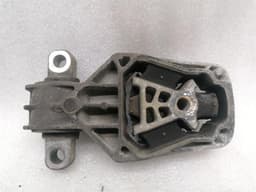 MERCEDES-BENZ Mercedes GLA45 AMG X156 Engine Mount Set A2702230002 Engine Holder M133 — thumbnail 8