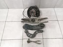 MERCEDES-BENZ Mercedes A Class W176 A45 AMG RRH Hub A1763500600 Wheel Bearing Housing Rear Right — thumbnail 1