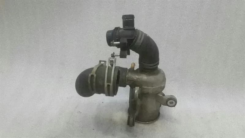 Mercedes C Class W205 Water Pump A2742000207 Water Pump M274