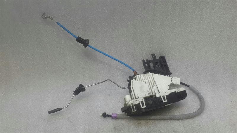 Mercedes A45 W176 right door lock A1667200635 door lock front right