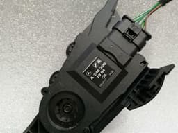 MERCEDES-BENZ Mercedes A45 AMG W176 Throttle Pedal (Electrical) A2463001904 Throttle Pedal — thumbnail 5