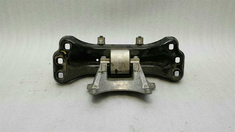 MERCEDES-BENZ Mercedes C Class W205 Gearbox Mount A2112420340 Gearbox Mount M274