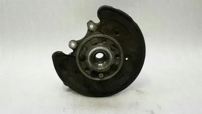 MERCEDES-BENZ Mercedes C Class W205 Right Rear Hub A2053500241 Wheel Bearing Housing Rear Right