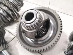 MERCEDES-BENZ Mercedes A45 AMG W176 Gearbox Parts A2463301223 Transmission Parts Diff — thumbnail 3