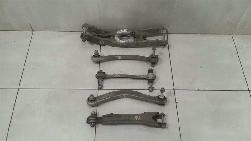 Mercedes E Class W213 Left Rear Wishbone A2053506503 Rear Li Wishbone Set