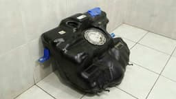 PORSCHE Porsche Cayman 718 fuel tank 982201021 fuel tank RHD RIGHT HAND DRIVE — thumbnail 7