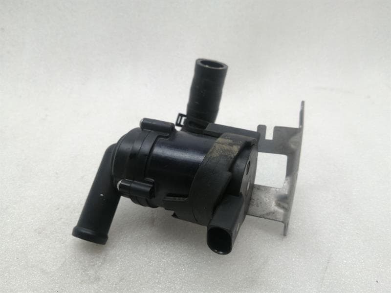 PORSCHE Porsche Boxster 718 Additional Cooling Pump 9A262025100 Coolant Pump Pump